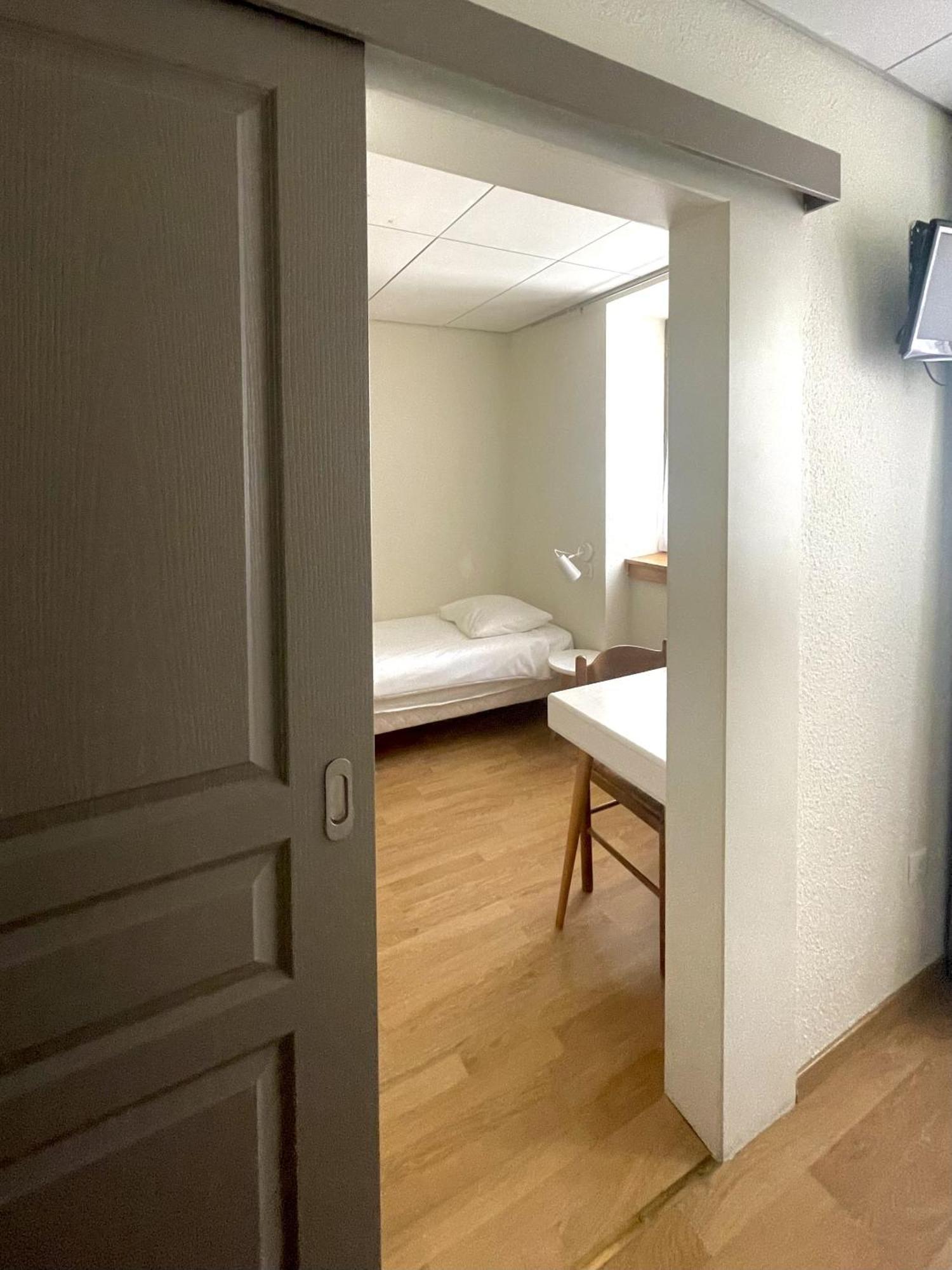 Hotel La Citadelle La Canourgue Habitación foto